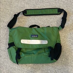 Patagonia grn satchel.  18” long x 14” deep